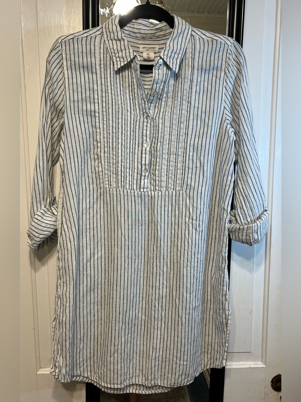 Artisan Ny White and Blue Vertical Stripe Linen Tunic Shirt